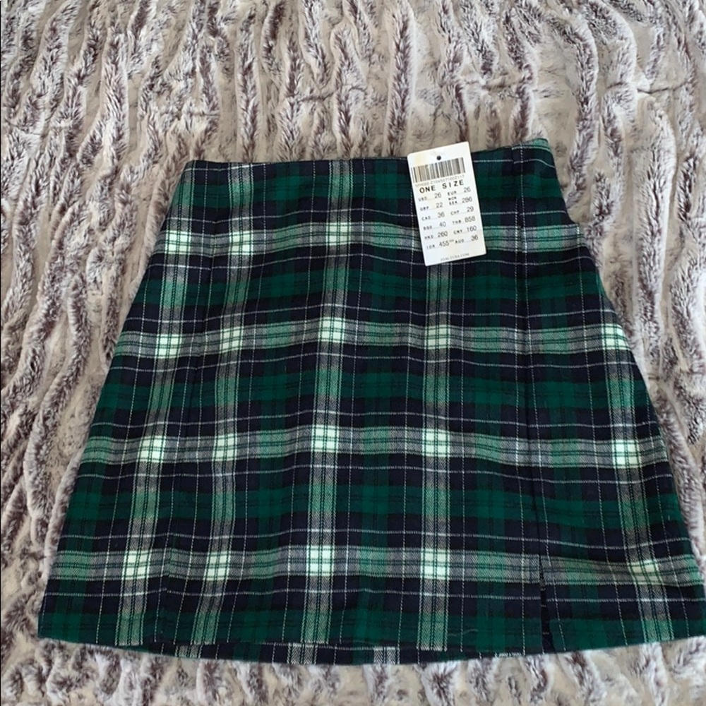 Brandy Melville skirt w/ tags